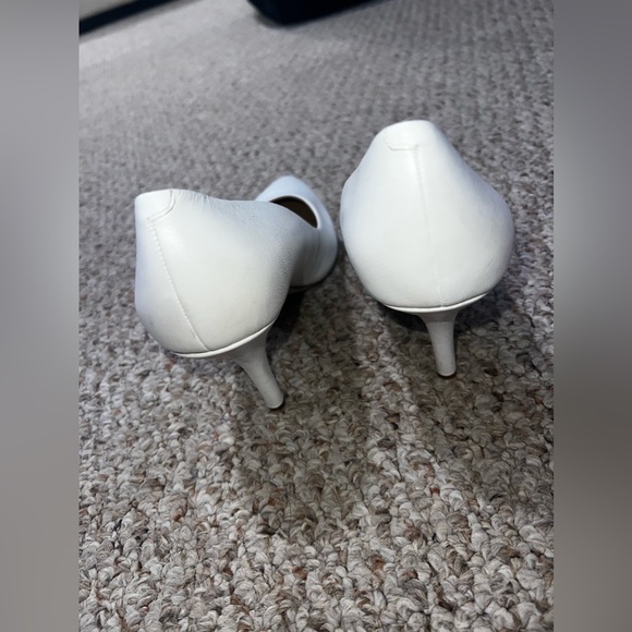 White heels - Picture 3 of 5